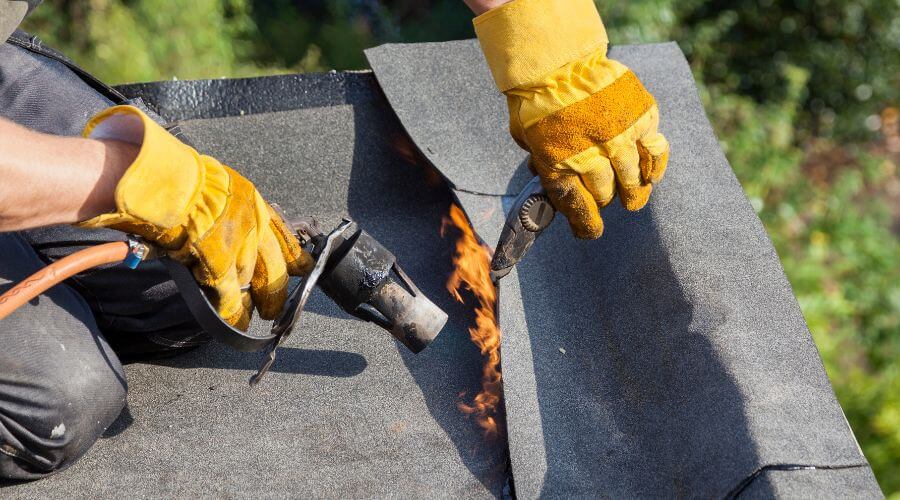 Professional gutter cleaning in Wadley, GA